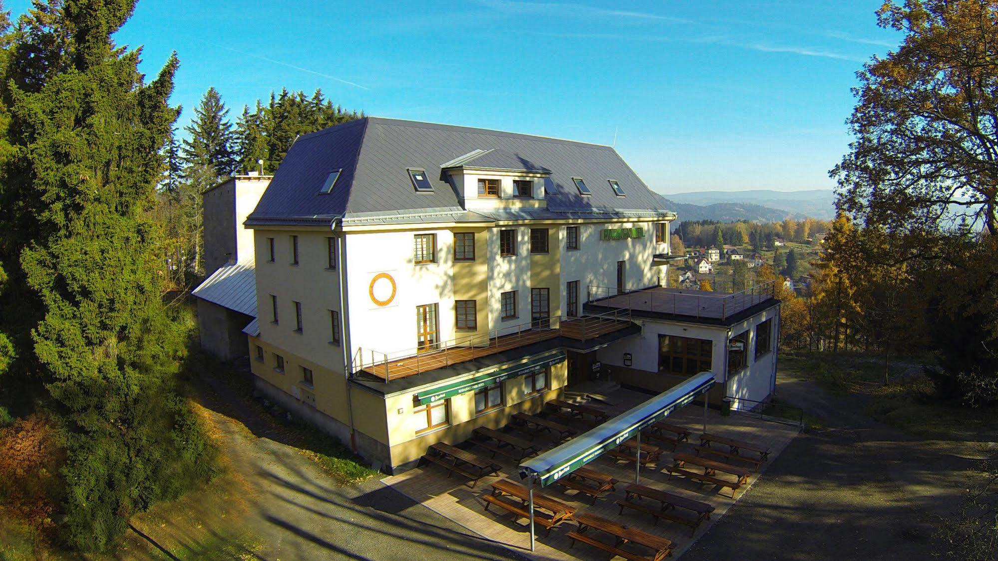 Parkhotel Смржовка Экстерьер фото